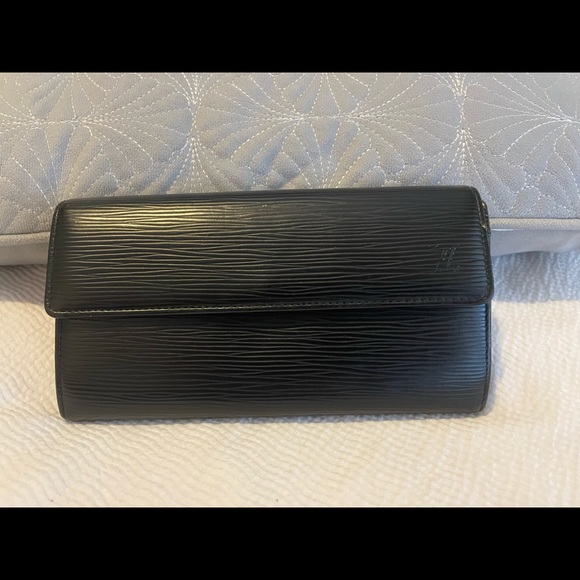 Louis Vuitton Black Epi Leather Wallet - Picture 2 of 12